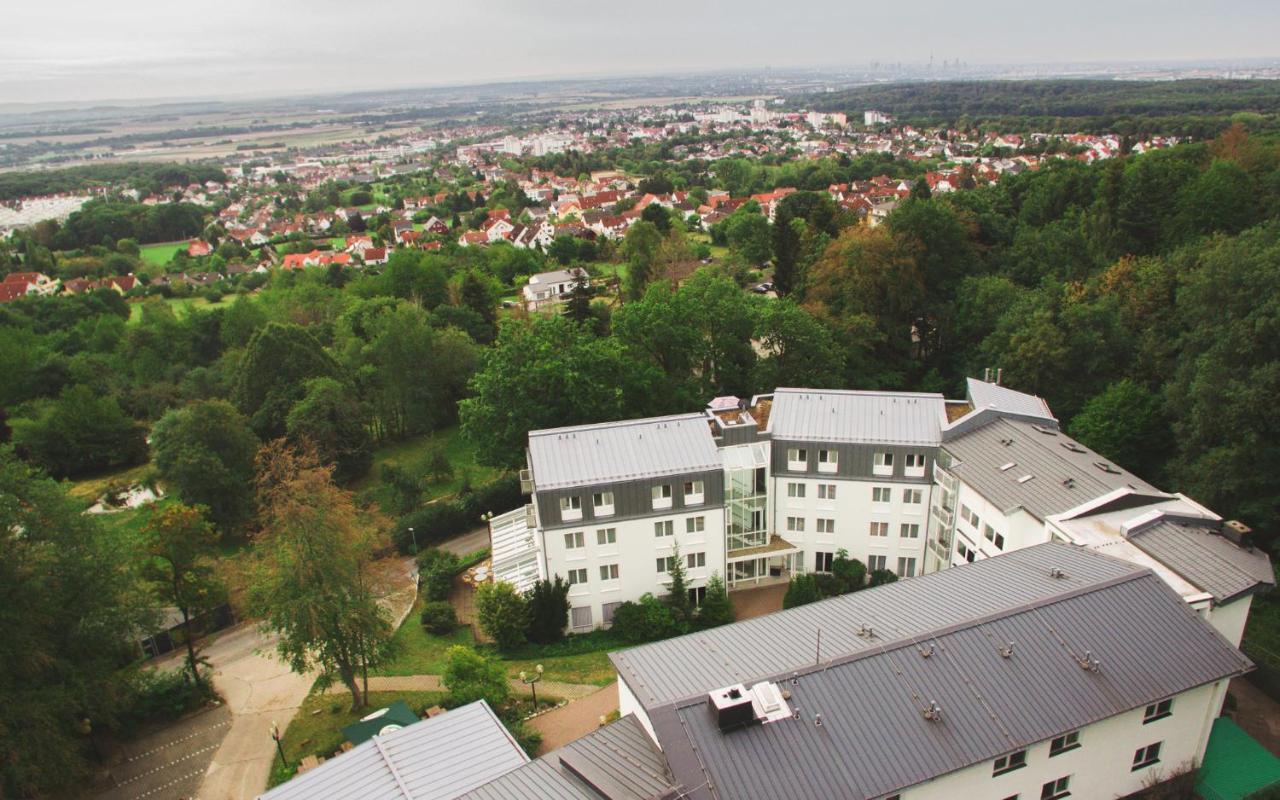 Taunustagungshotel Friedrichsdorf Exterior foto